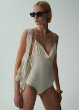 Load image into Gallery viewer, Crochet tote bag in white