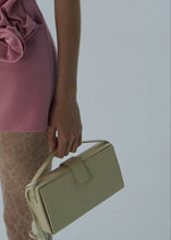 Load image into Gallery viewer, Apolonia bag in cream leather with flower charm