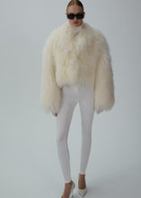 Load image into Gallery viewer, Short shag shearling coat in cream
