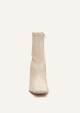Load image into Gallery viewer, AW23 ANKLE BOOTS LEATHER CREAM
