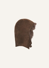 Load image into Gallery viewer, AW23 LEATHER 22 HAT SHEARLING BROWN

