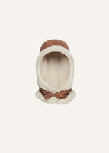 Load image into Gallery viewer, AW23 LEATHER 23 HAT SHEARLING BEIGE
