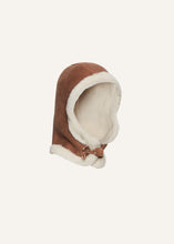 Load image into Gallery viewer, AW23 LEATHER 23 HAT SHEARLING BEIGE
