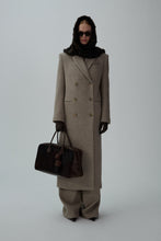 Load image into Gallery viewer, AW24 COAT 03 BEIGE
