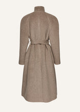 Load image into Gallery viewer, AW24 COAT 04 BEIGE
