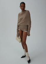 Load image into Gallery viewer, AW24 KNITWEAR 10 SHORTS BEIGE
