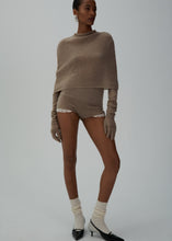 Load image into Gallery viewer, AW24 KNITWEAR 10 SHORTS BEIGE
