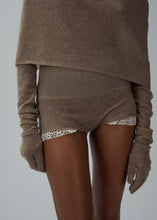 Load image into Gallery viewer, AW24 KNITWEAR 10 SHORTS BEIGE
