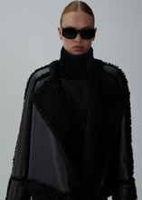 Load image into Gallery viewer, Shearling button jacket in black
