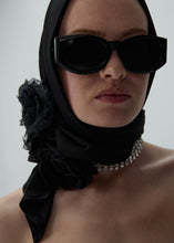 Load image into Gallery viewer, Brooch jersey veil scarf in black
