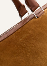 Load image into Gallery viewer, AW25 VARSOVIA BAG SUEDE CAMEL
