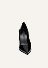 Load image into Gallery viewer, Rose detail pumps in black
