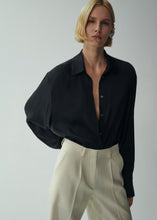 Load image into Gallery viewer, Oversized silk shirt in black
