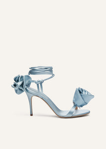 Double flower heel sandals in blue