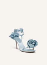 Load image into Gallery viewer, Double flower heel sandals in blue
