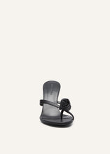 Load image into Gallery viewer, RE24 WEDGE SANDALS LEATHER BLACK
