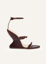 Load image into Gallery viewer, RE24 WEDGE SANDALS LEATHER WINE
