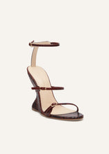 Load image into Gallery viewer, RE24 WEDGE SANDALS LEATHER WINE
