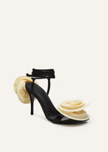 Load image into Gallery viewer, RE25 FLOWER SHOES SATIN BLACK BUTTER 9
