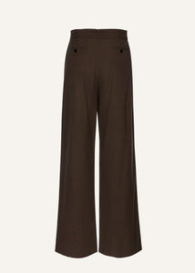 Belted relaxed cotton trousers in brown