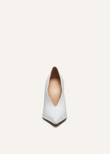 Load image into Gallery viewer, RE25 PUMPS LEATHER WHITE
