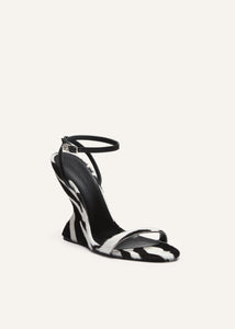 RE25 WEDGE SANDALS PONY ZEBRA