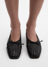 Load image into Gallery viewer, RE26 BALLET FLATS BLACK LEATHER
