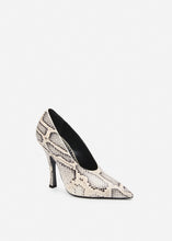 Load image into Gallery viewer, RE26 PUMPS GREY SNAKE LEATHER

