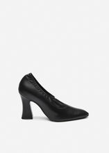 Load image into Gallery viewer, RE26 THICK PUMPS BLACK LEATHER
