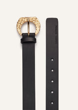 Load image into Gallery viewer, Sculpted buckle belt in smooth leather

