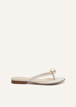 Load image into Gallery viewer, SS24 THONG SANDALS PEARL
