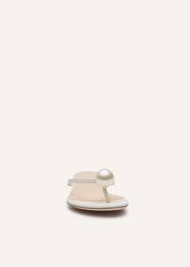 SS24 THONG SANDALS PEARL