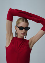 Load image into Gallery viewer, Mesh gloves in red
