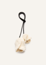 Load image into Gallery viewer, Crochet rose charms in cream
