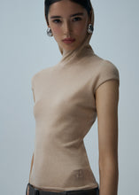 Load image into Gallery viewer, SS25 KNITWEAR 06 TOP BEIGE
