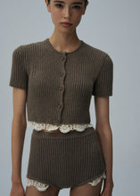 Load image into Gallery viewer, SS25 KNITWEAR 08 SHORTS BEIGE
