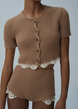 Load image into Gallery viewer, SS25 KNITWEAR 08 SHORTS CARAMEL
