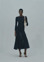 Load and play video in Gallery viewer, PF25 KNITWEAR 15 DRESS NAVY
