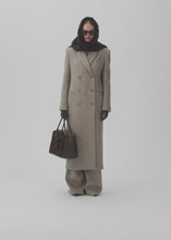 Load and play video in Gallery viewer, AW24 COAT 03 BEIGE
