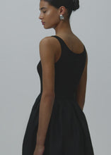 Load and play video in Gallery viewer, Floral organza midi skirt in black
