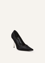 Load image into Gallery viewer, Pointed-toe pumps in black pony hair
