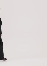 Load and play video in Gallery viewer, Single button blazer in black
