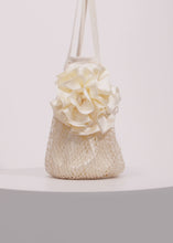 Load and play video in Gallery viewer, Medium Devana bag in cream
