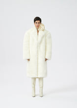 Load image into Gallery viewer, AW22 COAT FAUX FUR 02 WHITE
