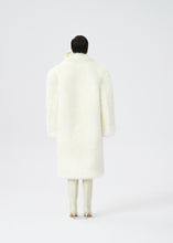 Load image into Gallery viewer, AW22 COAT FAUX FUR 02 WHITE

