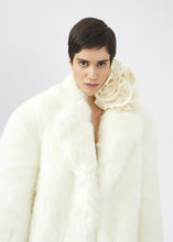 Load image into Gallery viewer, AW22 COAT FAUX FUR 02 WHITE
