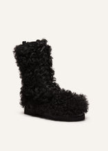 Load image into Gallery viewer, AW22 COMBAT BOOTS FUR BLACK
