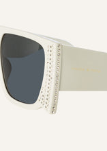 Load image into Gallery viewer, All eyes on me&#39; in offwhite
