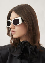 Load image into Gallery viewer, PF22 SUNGLASSES MAGDA11C2SUN
