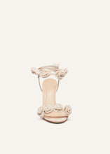 Load image into Gallery viewer, PF23 FLOWER SANDALS CROCHET CREAM
